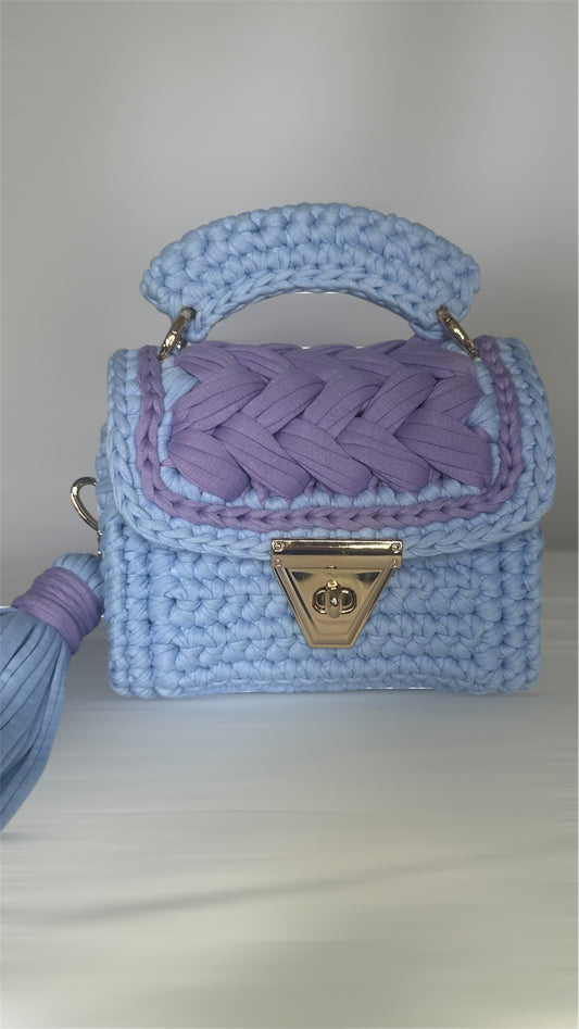 Lola mini