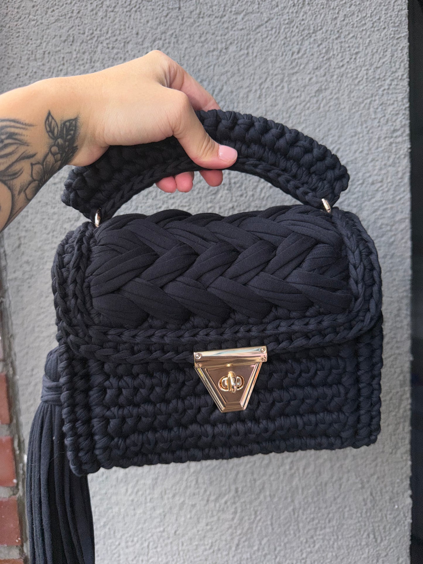 Lola Standard