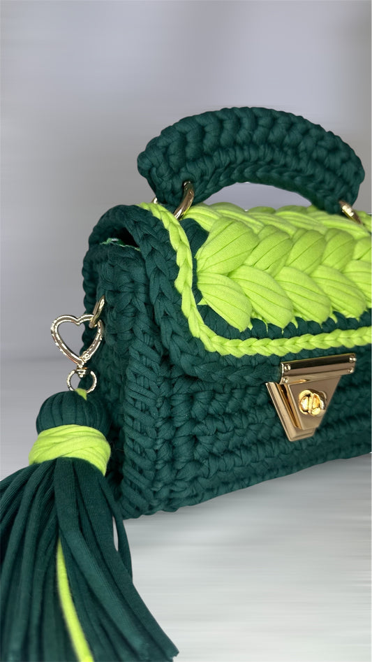 Lola mini